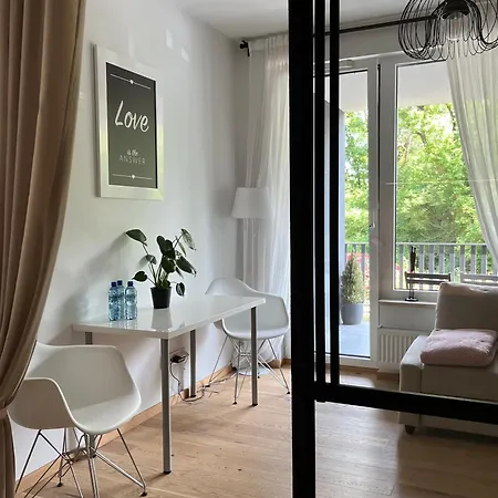 Golden Rose Metro & Park Appartement *