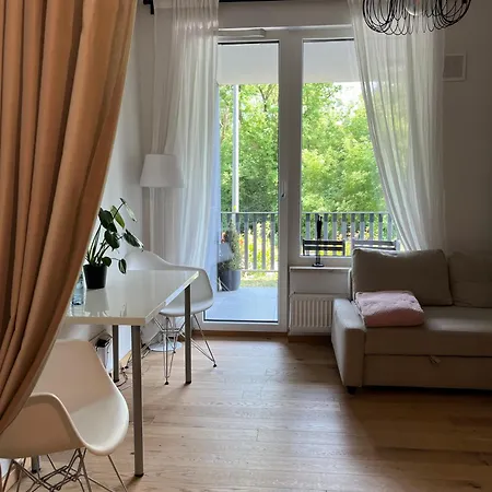 Apartman Golden Rose Metro & Park Varsó